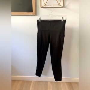 Athleta Salutation Stash Pocket II 7/8 Tight